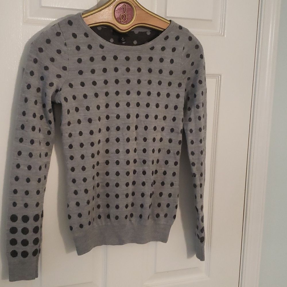 Limited sweater size xs